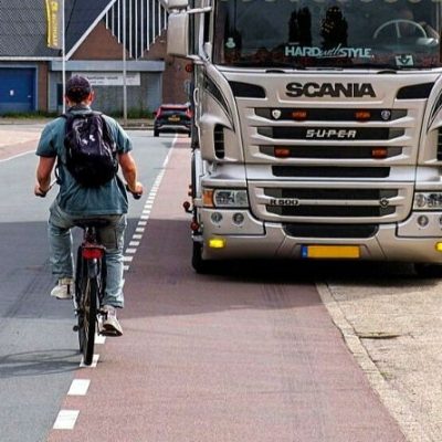 Fietsen-op-bedrijventerrein-gevaarlijke-situaties-123